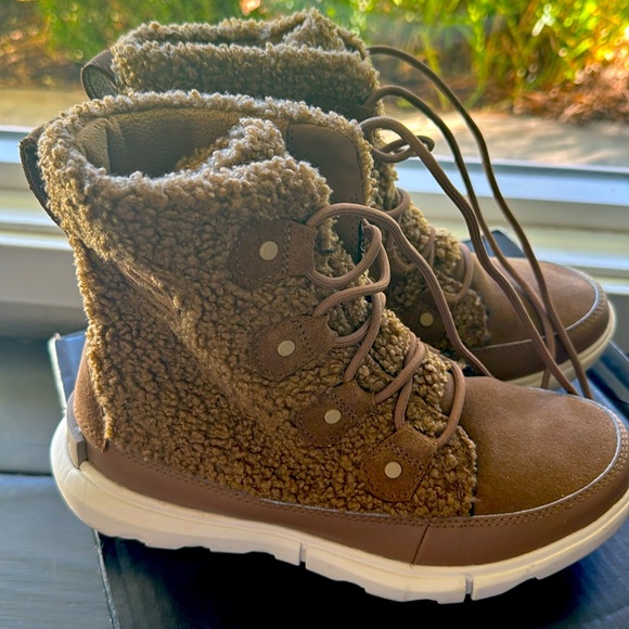 Sorel explorer waterproof boots - Picture 4 of 7